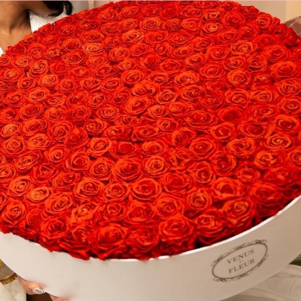 Venus Et Fleur Red Rose Bouquet